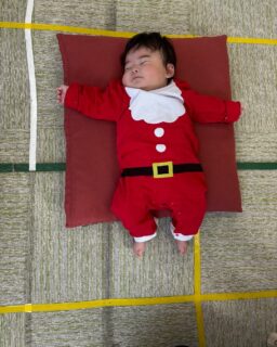 発達の教室　まるっこ

支援者向けセミナーでした。
今回のテーマ
感覚統合の基礎

前回は脳の栄養。
その中の感覚について、基礎的なことを。
学べば学ぶほど、暗闇に入っていく感
じ😓
でも、子どもを見る視点が変わる🌟
そーいうことかってわかる。
次にする事がわかる
支援が楽になる✨

学べば学ぶほど、乳幼児期の発達の大事がわかる。

今回も、寝返りチャレンジ中の赤ちゃんの観察👶も。

正しい寝返りしてますか？
寝返りしたら大丈夫ではなく、
正しい寝返りが大事😊

心配。そんな時は連絡ください。

#発達
#発達支援 
#個別
#安心
#楽しい育児